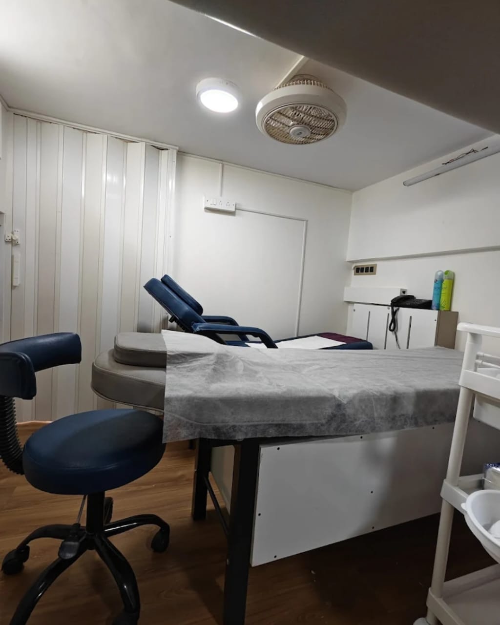 Private skin treatment room